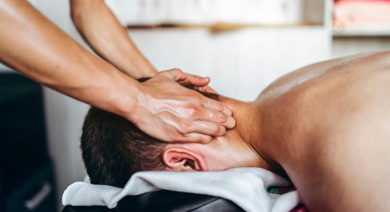 La masoterapia es un conjunto de técnicas manuales empleadas para rehabilitar lesiones.